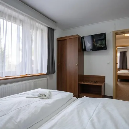 Pod Szrenica 2 Bed & Breakfast
