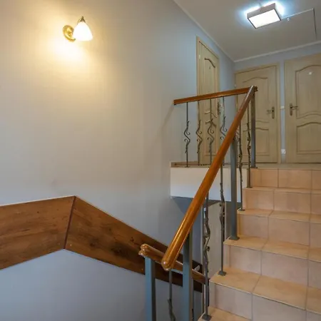 Pod Szrenica 2 Bed and breakfast 3*